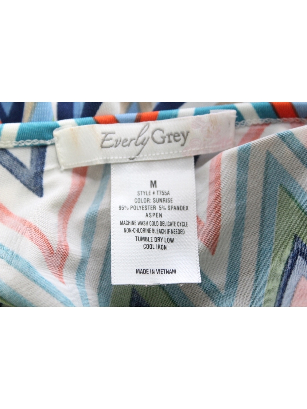 Everly Grey Womens Maternity Racer Back Tank Top Scoop Neck Shirt Zig Zag Medium - Picture 3 of 8